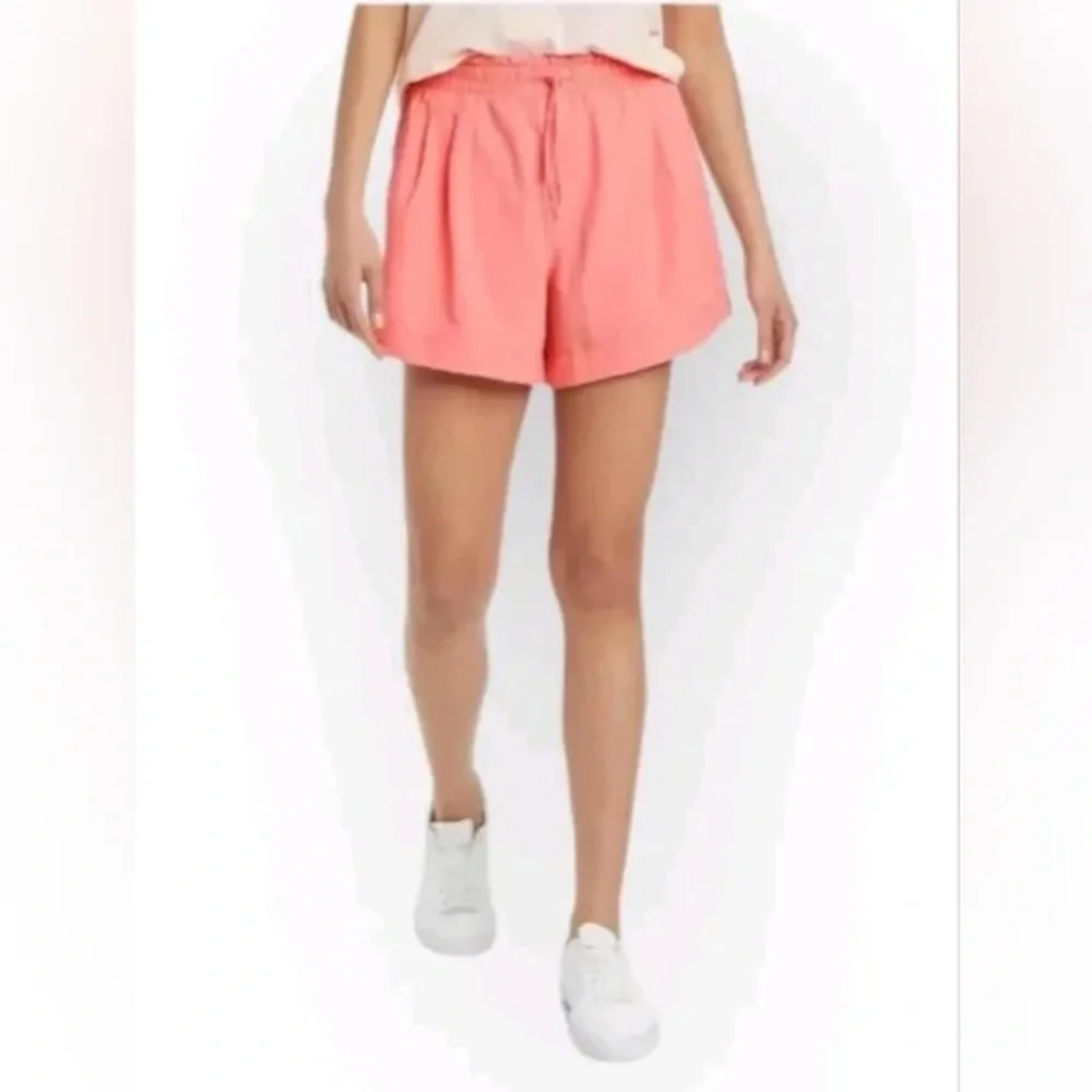All In Motion High-Rise Resort Shorts 4.25” Bundle of 2 in Pink & White, Size L